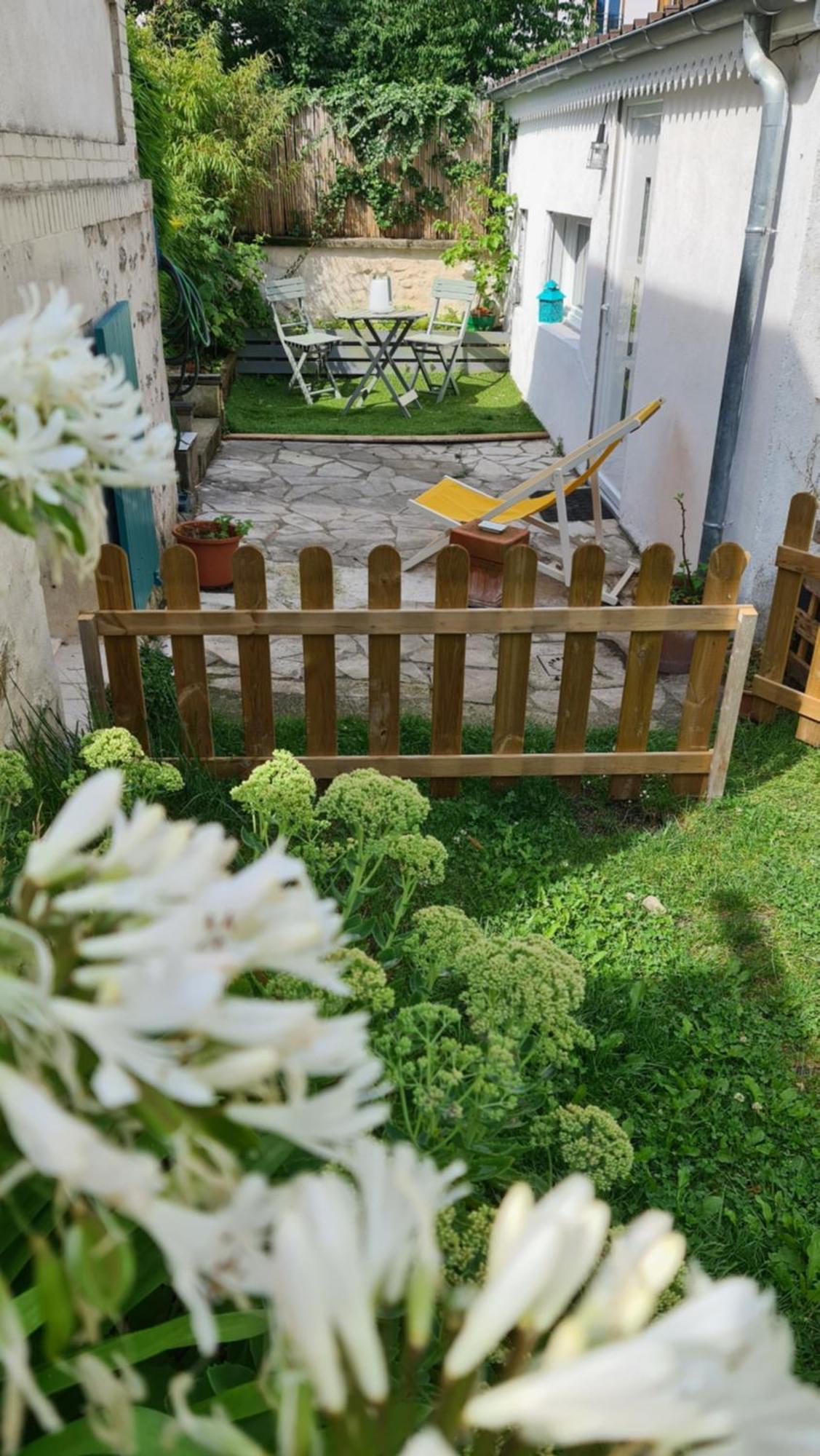 Le Dans Le Jardin. *